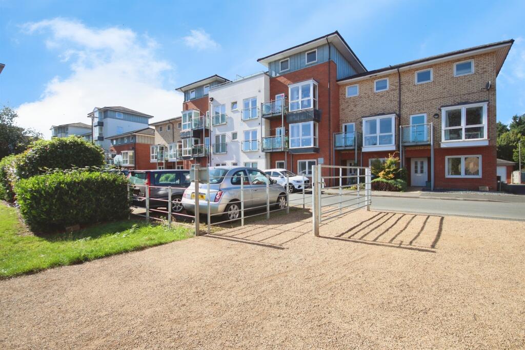 Additional property image - Trent Place, Warwick