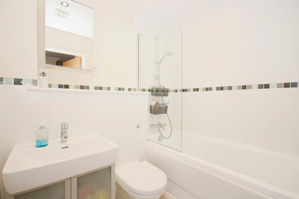 Additional property image - Trent Place, Warwick