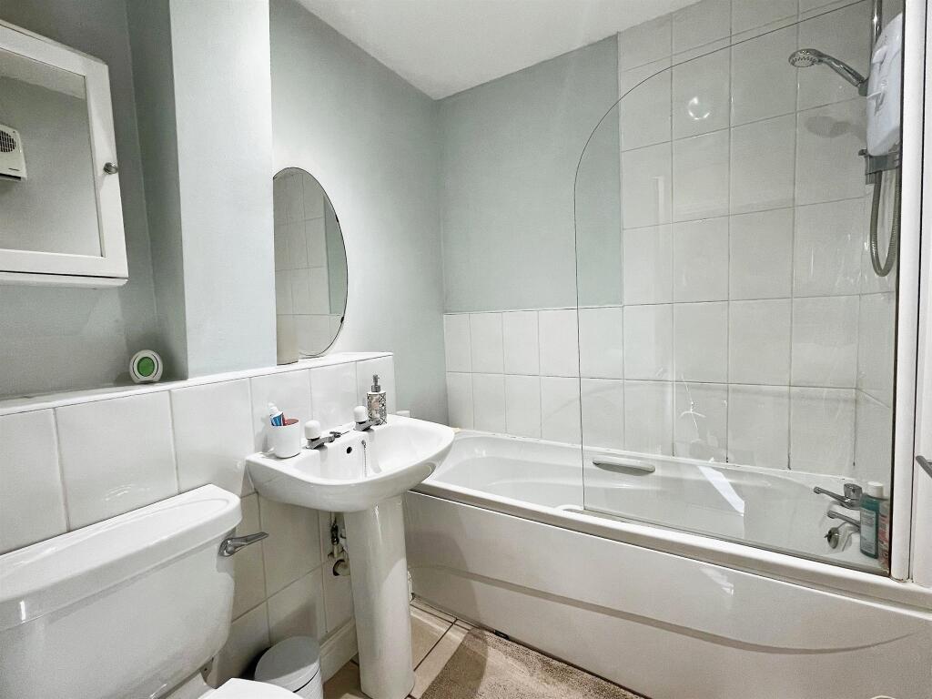 Additional property image - Emscote Road, Warwick