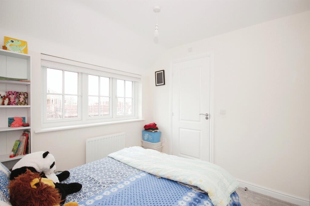 Additional property image - Perrywood Way, WARWICK