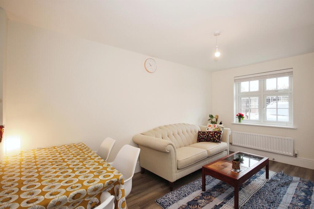 Additional property image - Perrywood Way, WARWICK