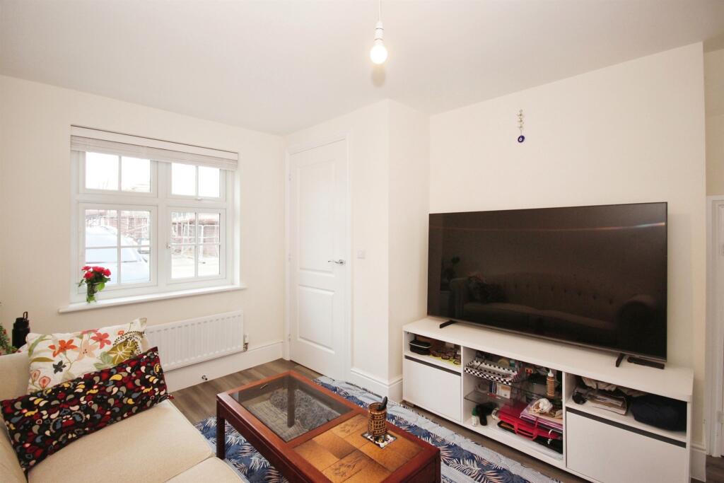 Additional property image - Perrywood Way, WARWICK
