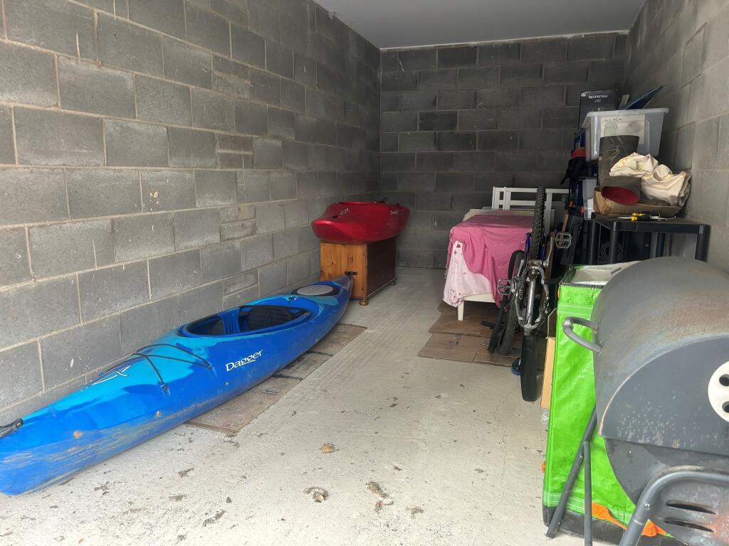 Additional property image - Kingfisher Close, Warwick