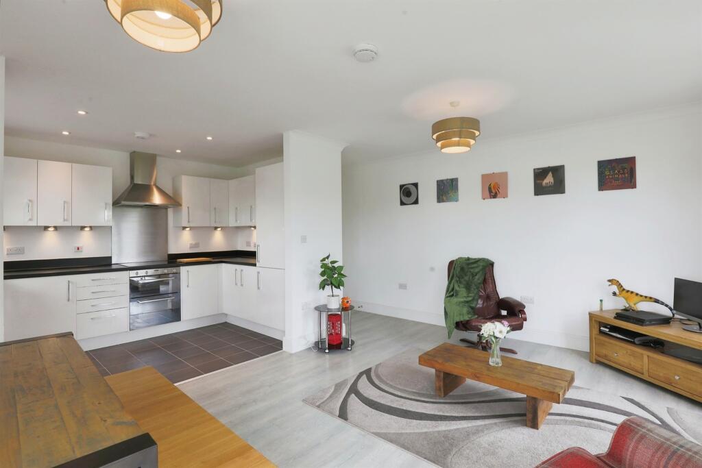 Additional property image - Kingfisher Close, Warwick