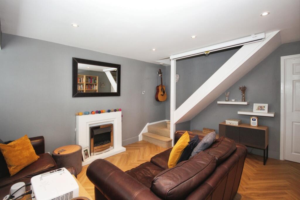 Additional property image - Cooke Close, Warwick