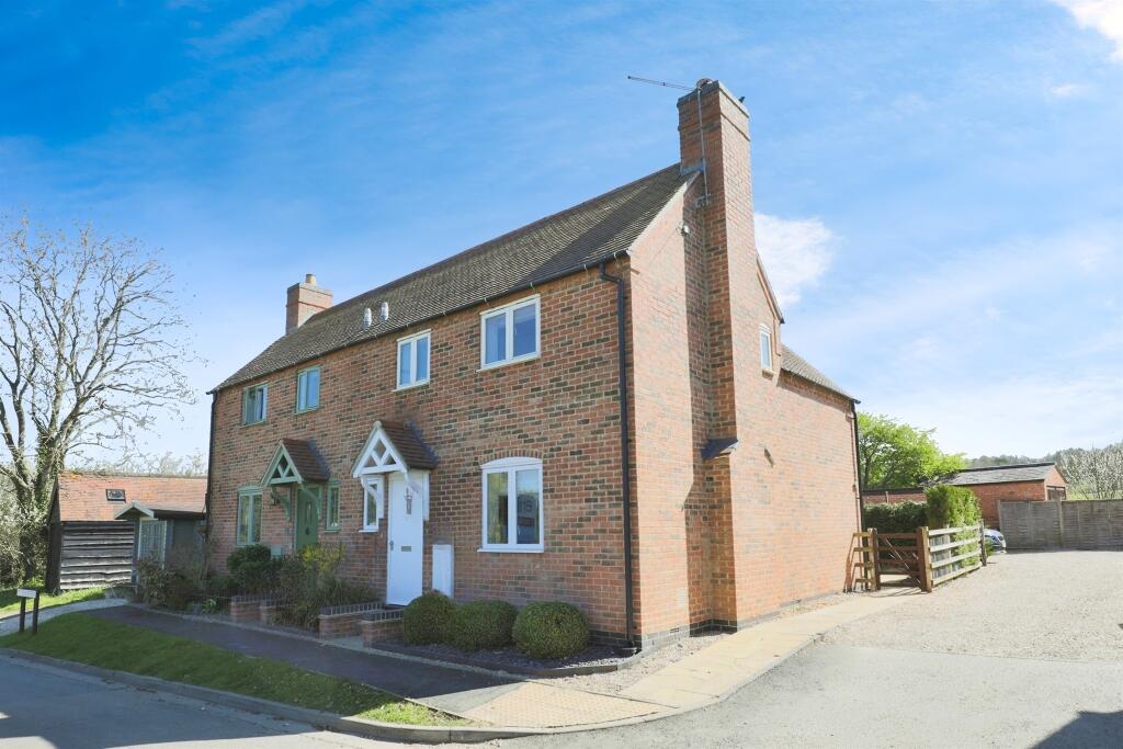 Main image of property: Pigeon Green, Snitterfield, Stratford-Upon-Avon