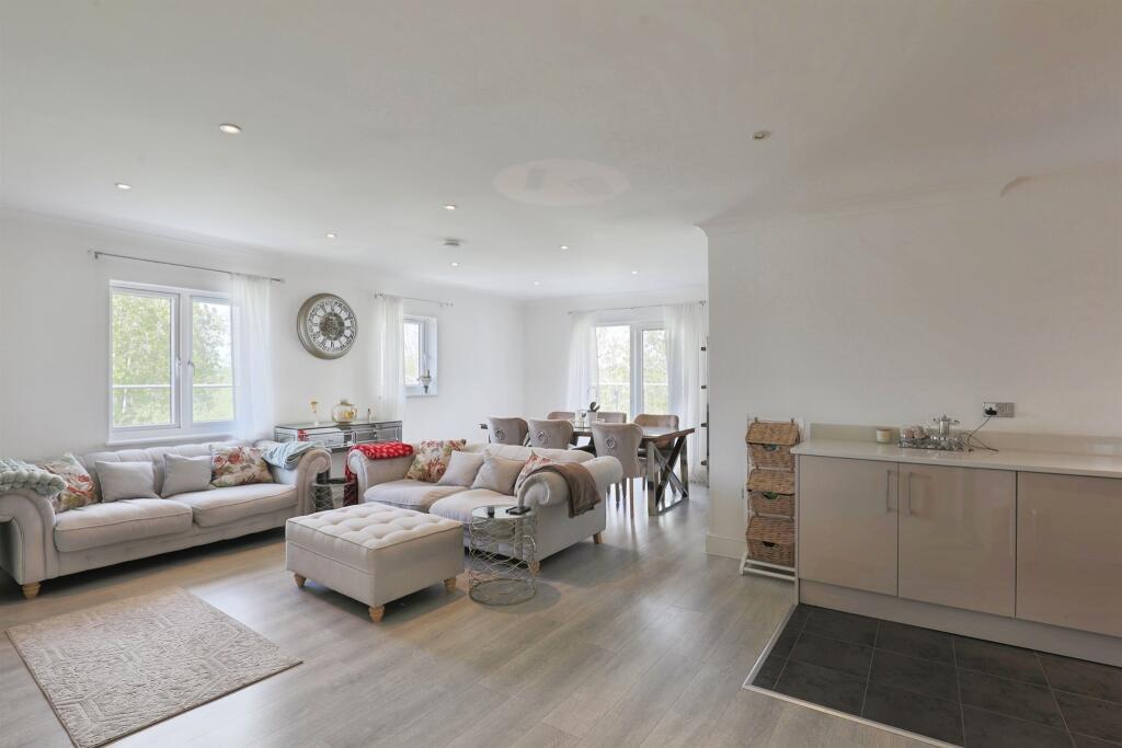 Main image of property: Kingfisher Close, Warwick