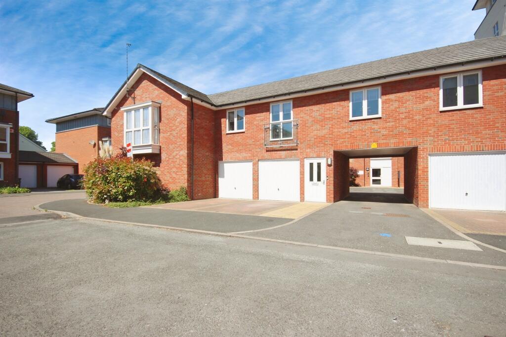 Main image of property: Kingfisher Close, Warwick