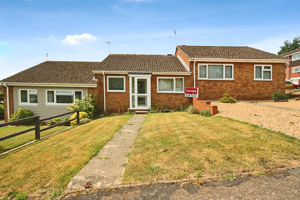 Main image of property: Crane Close, Warwick