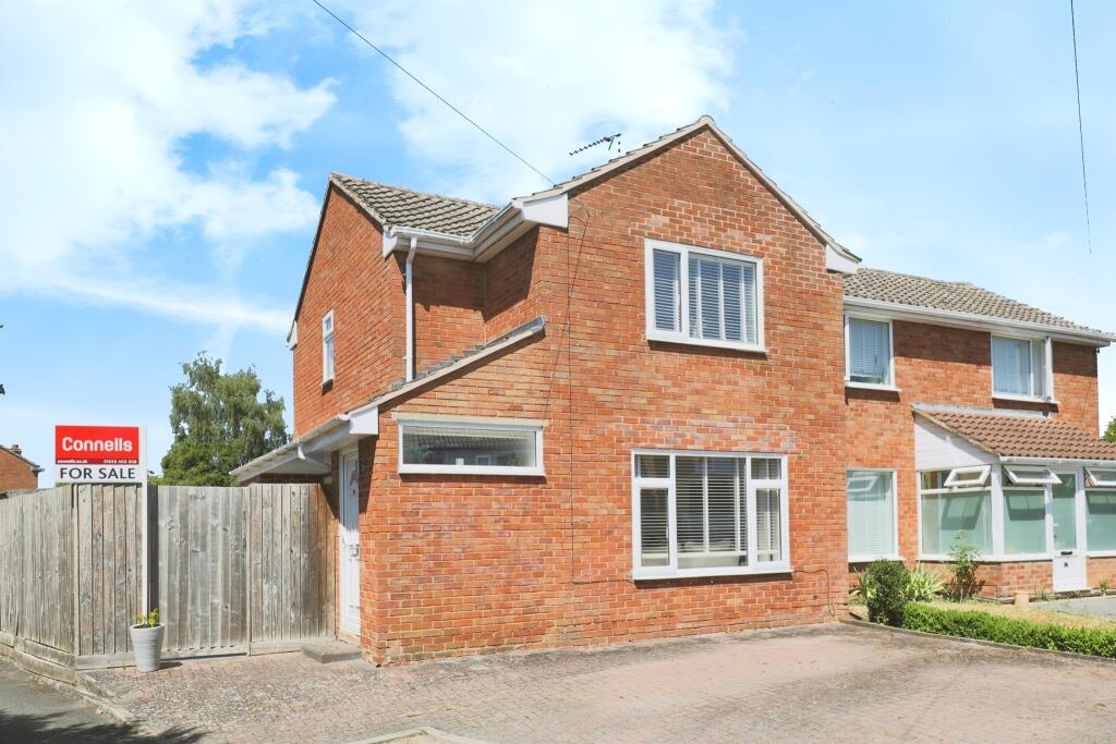 Main image of property: Starmer Place, Hatton, Warwick