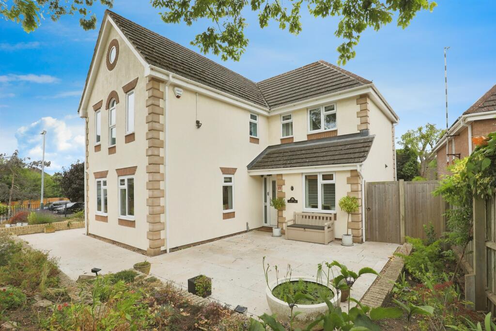 Main image of property: Ilmington Close, Hatton Park, WARWICK