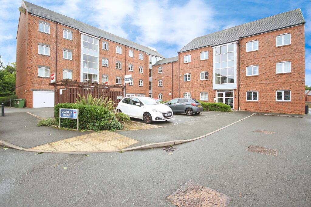 Main image of property: Chandley Wharf, Warwick