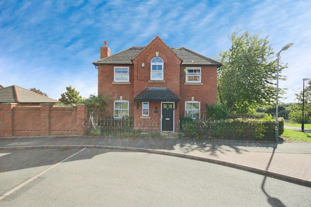 Main image of property: Charingworth Drive, Hatton Park, Warwick