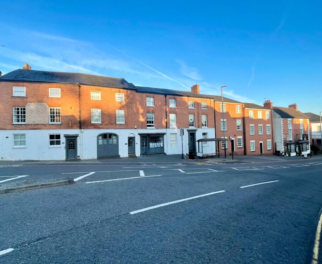 Main image of property: Saltisford, Warwick