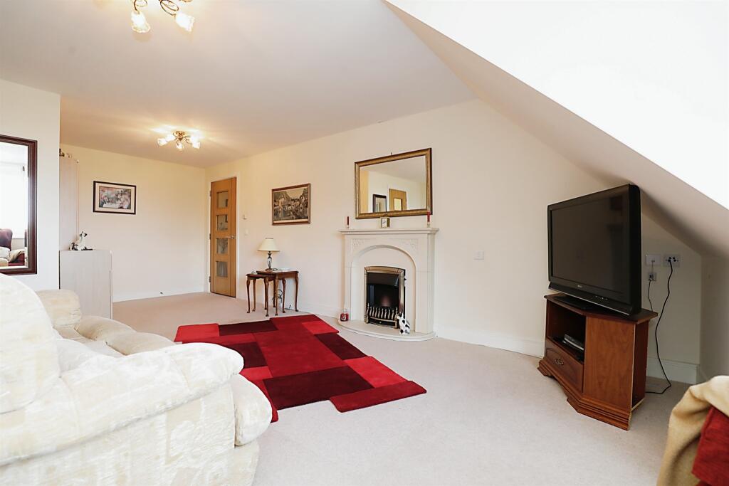 1 bedroom retirement property for sale in Stratford Road, Wellesbourne
