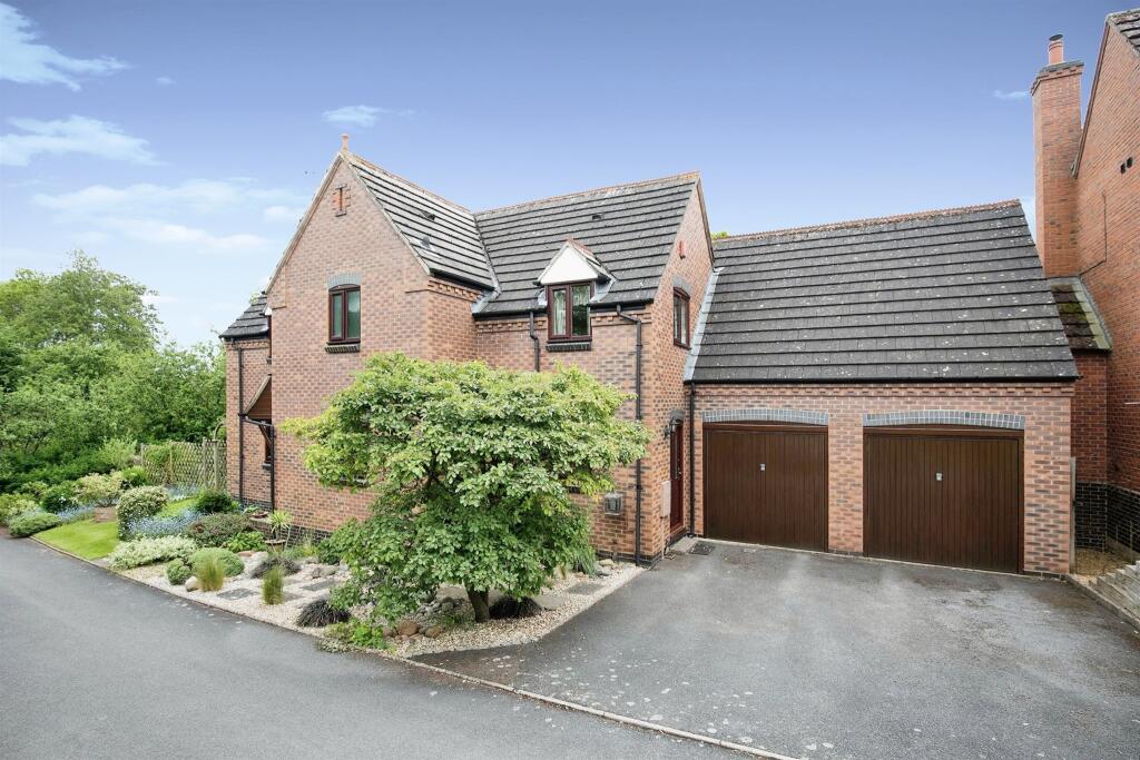 4 bedroom detached house for sale in Wilcox Leys, Moreton Morrell