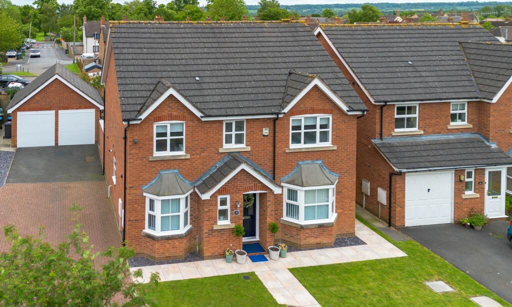 4 bedroom detached house for sale in Little Pittern, Warwick, CV35