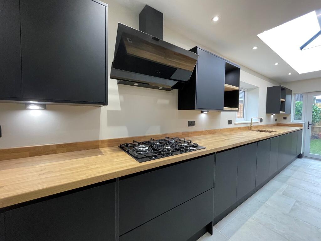 Additional property image - Greenfields Close, Shipston-On-Stour
