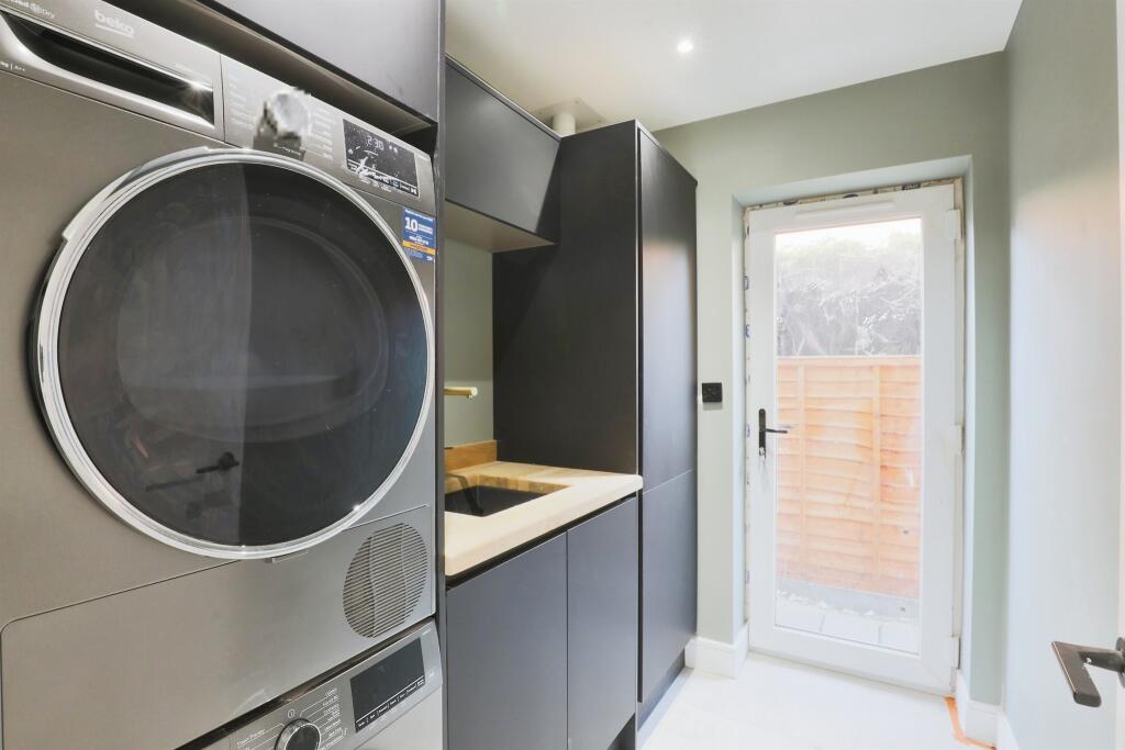 Additional property image - Greenfields Close, Shipston-On-Stour