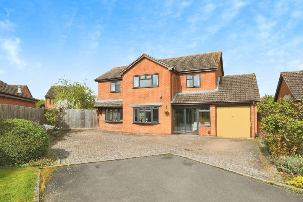 Main image of property: Bristol Way, Wellesbourne, Warwick