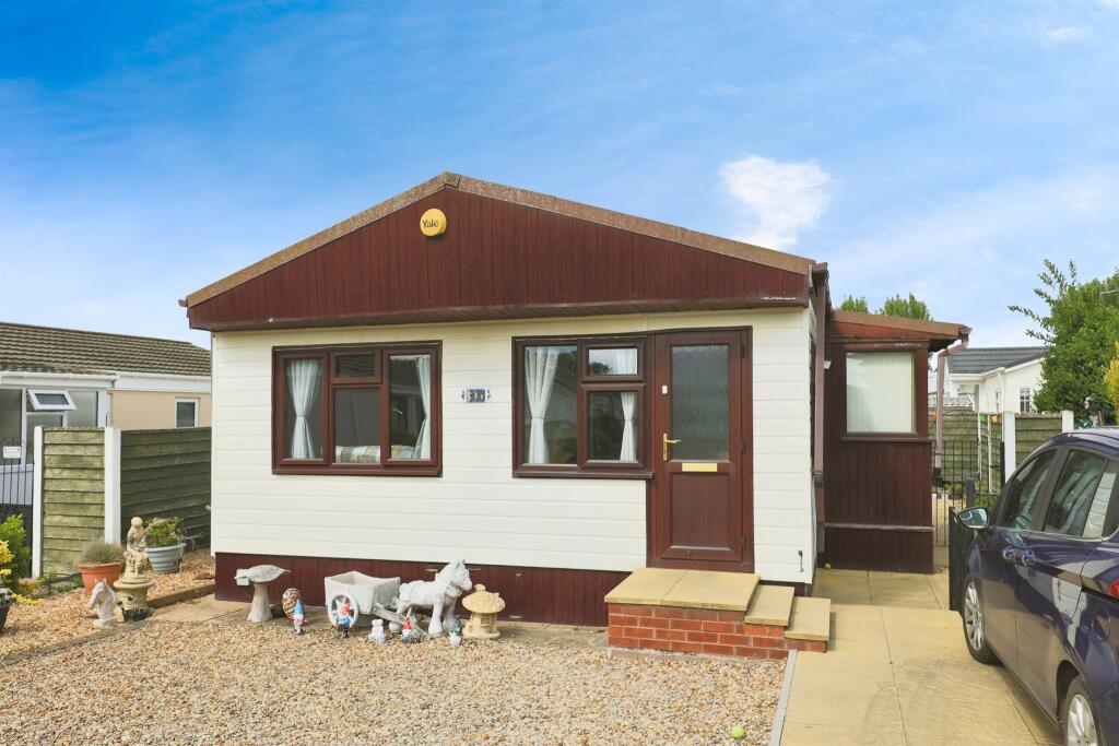 Main image of property: Redlands Park, Lighthorne, Warwick