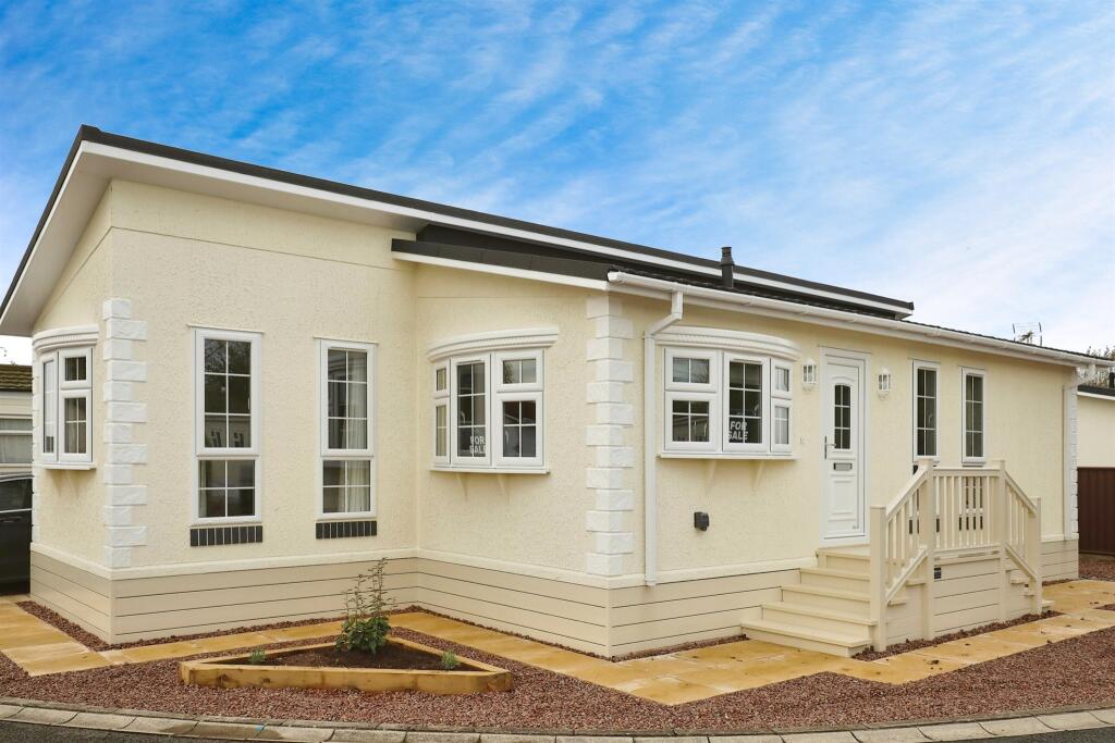 Main image of property: Redlands Park, Lighthorne, Warwick