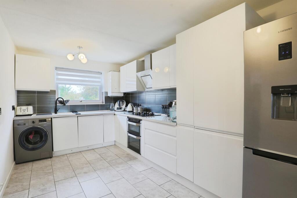 Main image of property: Hastings Road, Wellesbourne, Warwick