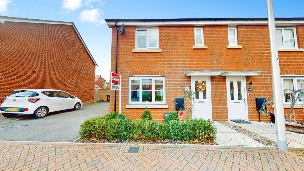 Main image of property: Overbury Way, Wellesbourne, WARWICK