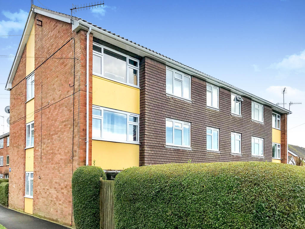 2 bedroom flat for sale in St. Peters Road, Warwick, CV35