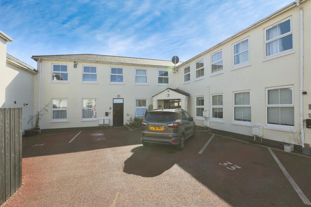 Main image of property: Walton Road, Wellesbourne, Warwick