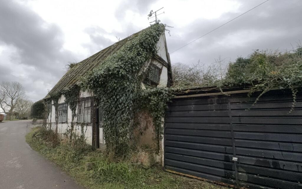 Main image of property: Malthouse Lane, Church Lench, Evesham