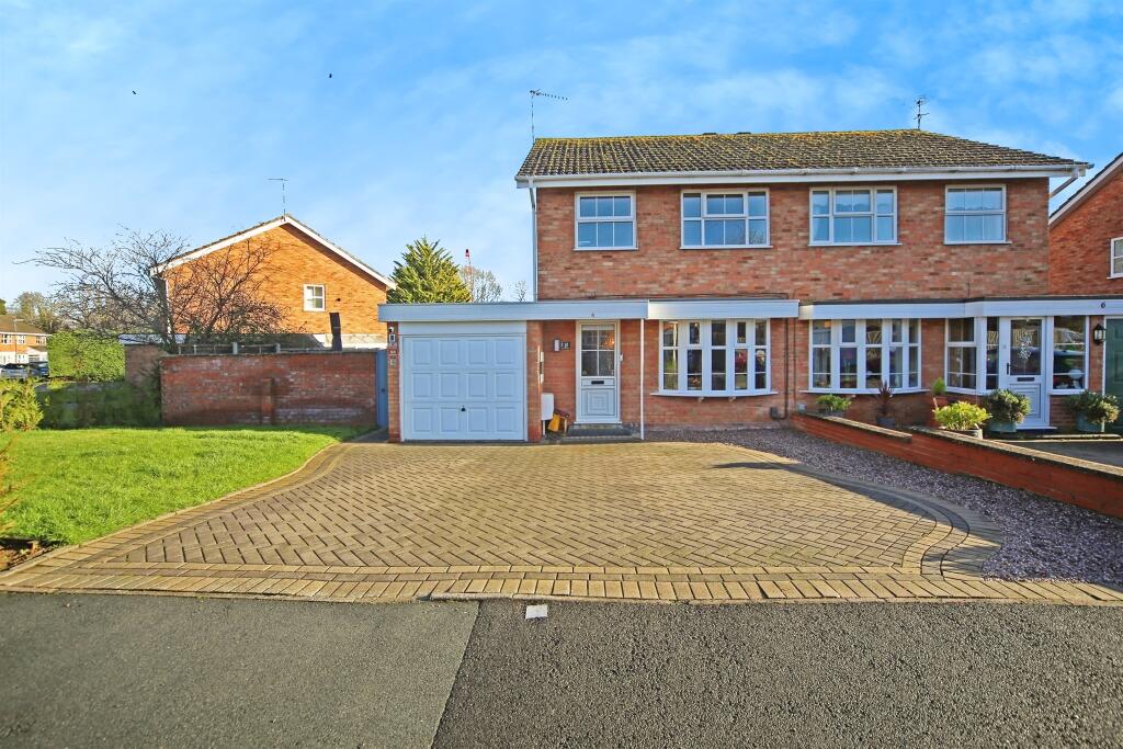 Main image of property: Avonbrook Close, Stratford-Upon-Avon