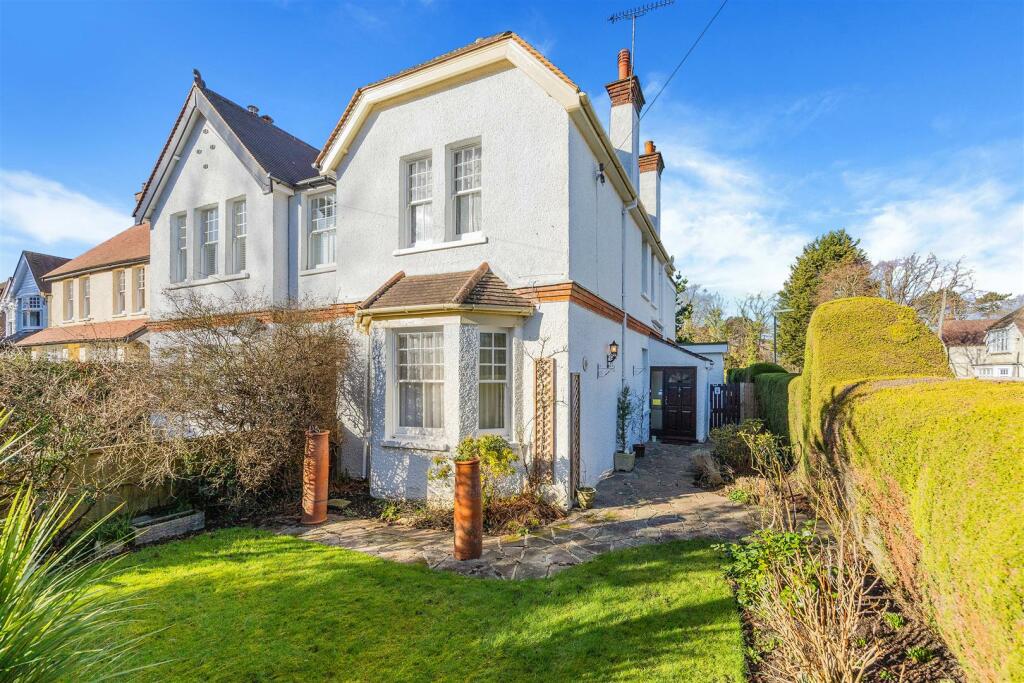 4 bedroom semidetached house for sale in 54A Chapel Road, Tadworth, KT20