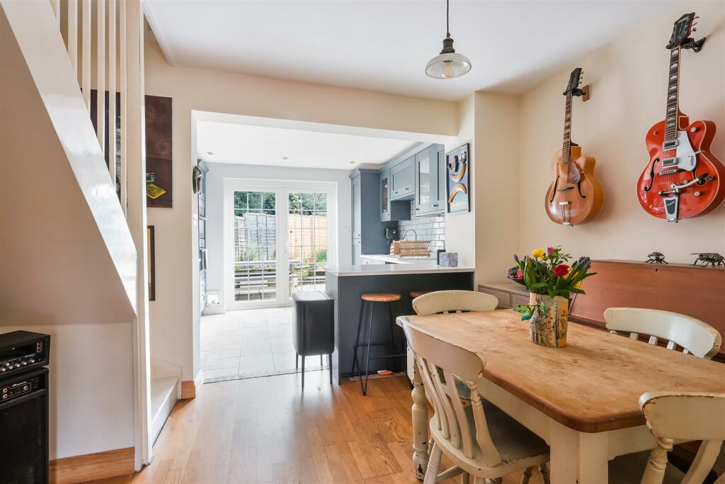 2 bedroom mews property for sale in Tot Hill, Headley, Epsom, KT18