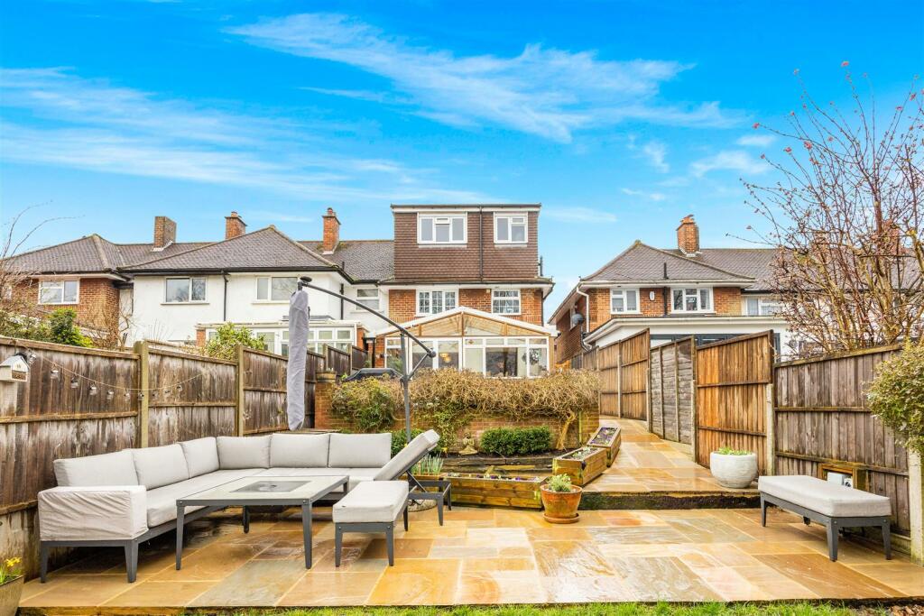 4 bedroom end of terrace house for sale in Chapel Way, Epsom, KT18
