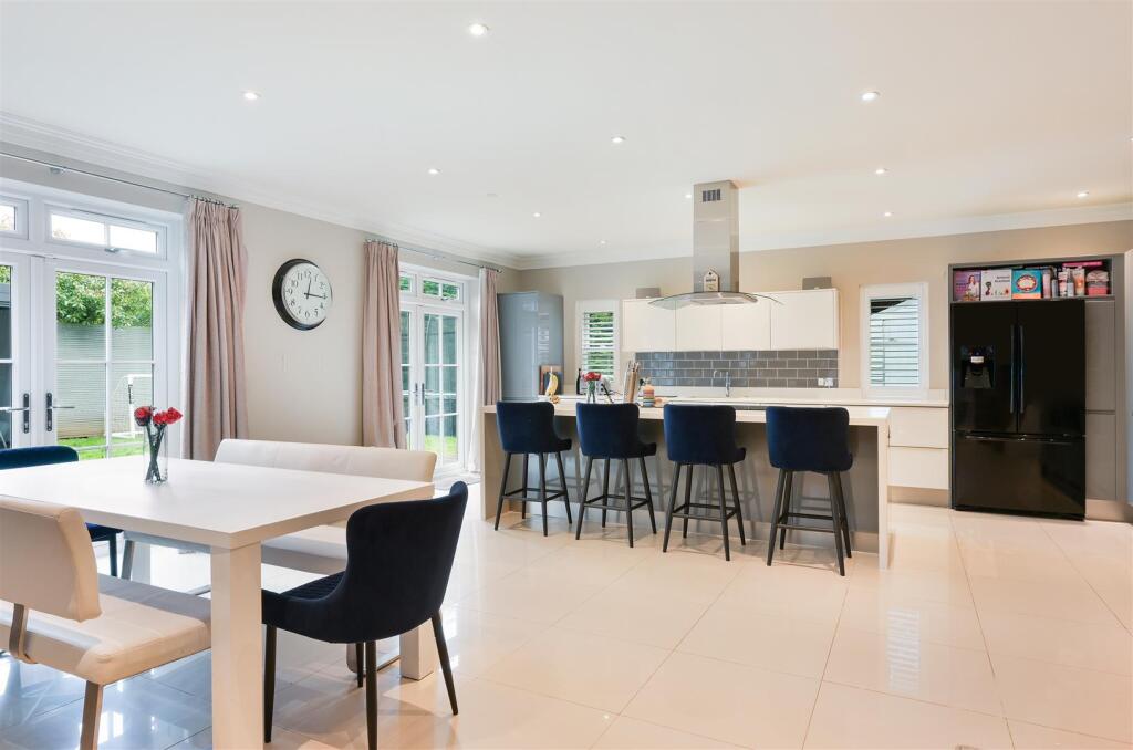 Additional property image - High Oaks Close, Coulsdon