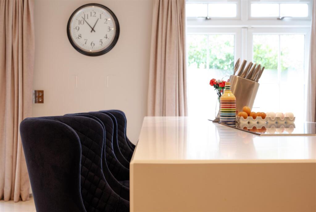 Additional property image - High Oaks Close, Coulsdon