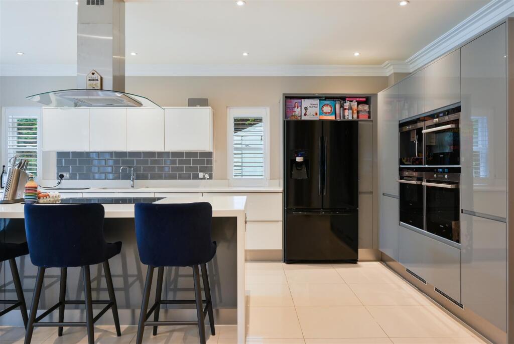 Additional property image - High Oaks Close, Coulsdon