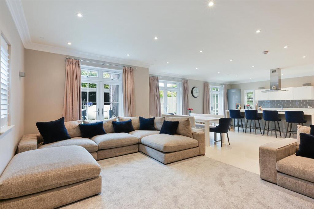 Additional property image - High Oaks Close, Coulsdon