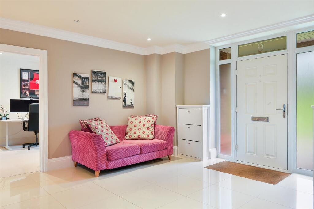 Additional property image - High Oaks Close, Coulsdon