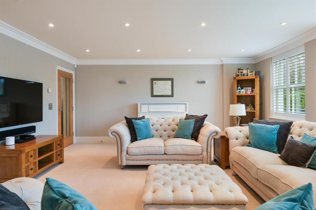 Additional property image - High Oaks Close, Coulsdon