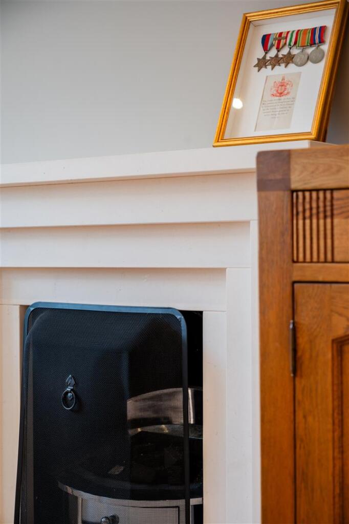 Additional property image - High Oaks Close, Coulsdon