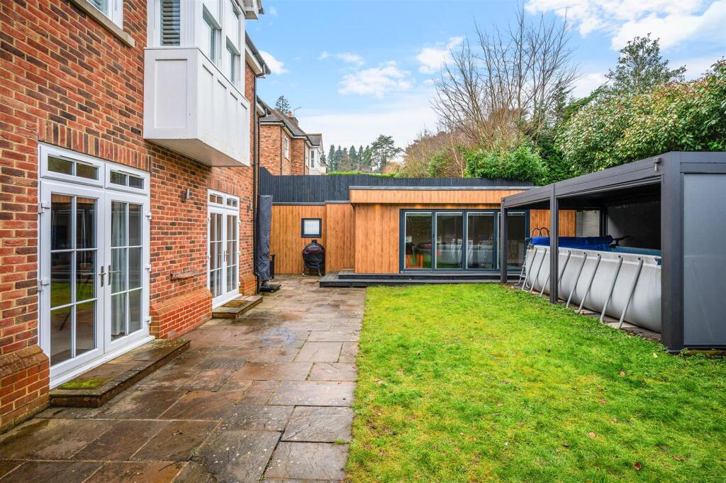 Additional property image - High Oaks Close, Coulsdon