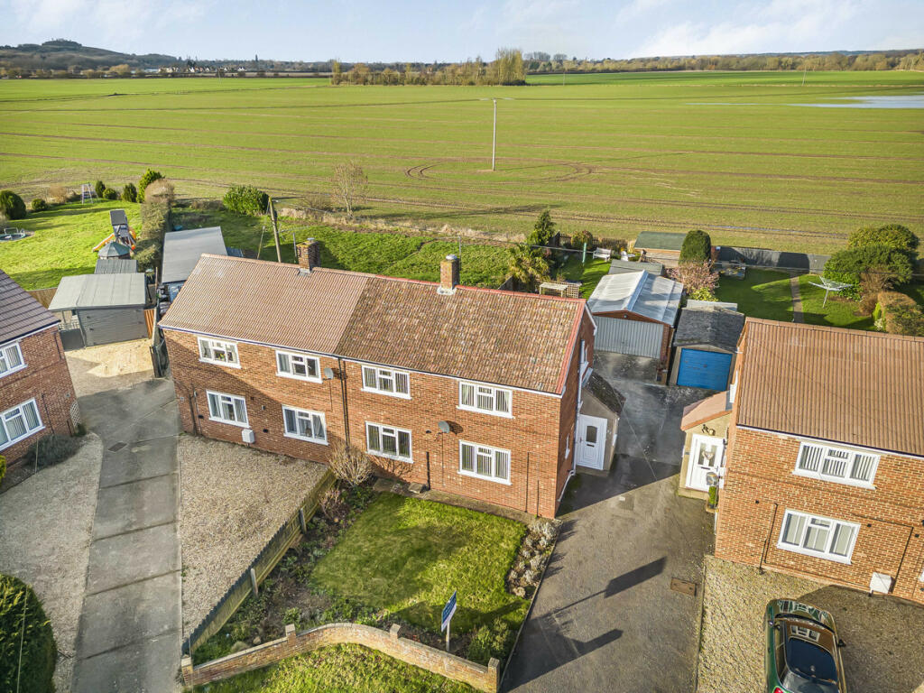 3 bedroom semidetached house for sale in Sinodun View, Warborough, OX10