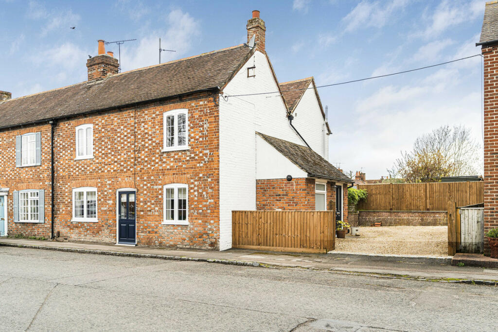 3 bedroom cottage for sale in Holly Cottage, Crowmarsh Gifford, OX10