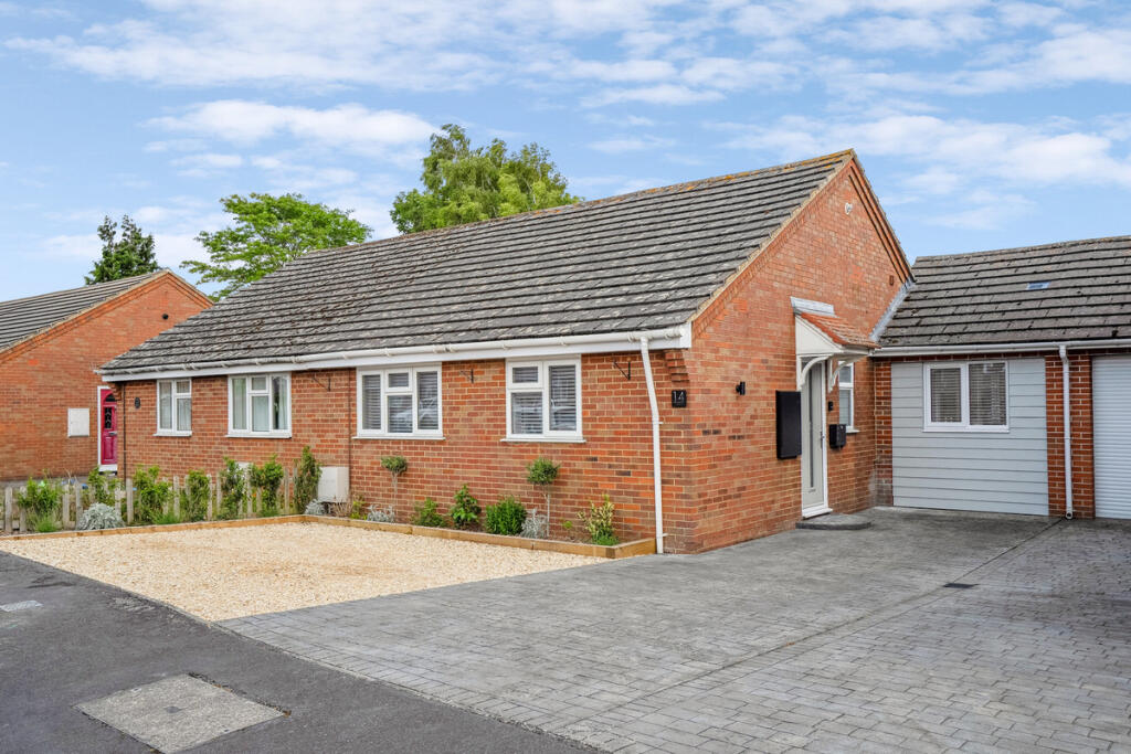 Main image of property: The Cedars, Benson, OX10