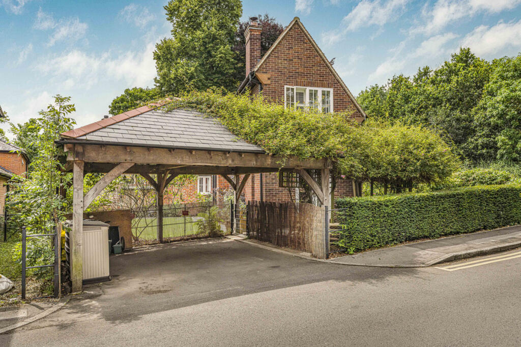 Main image of property: Reading Road, Cholsey, OX10