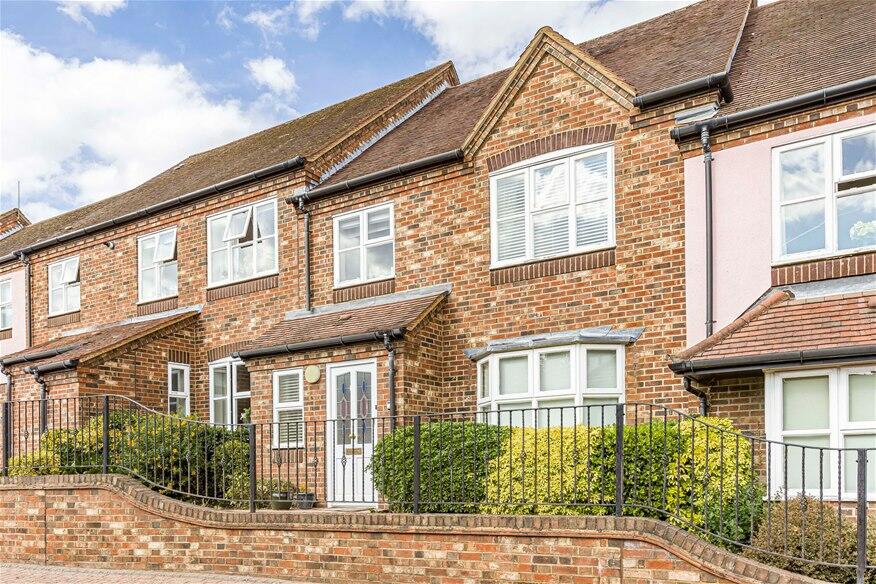 3 bedroom terraced house for sale in Sun Lane, Harpenden, AL5