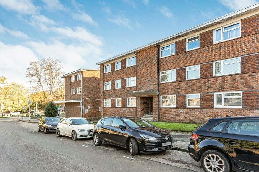 2 bedroom flat for sale in Rothamsted Court, Harpenden, AL5