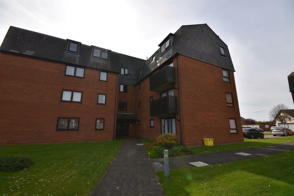 2 bedroom apartment for rent in Marine Parade East, ClactonOnSea, CO15